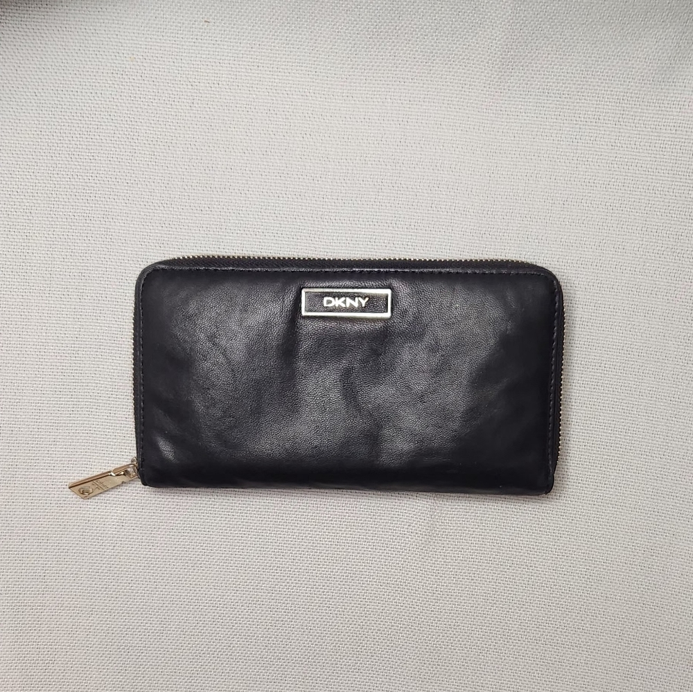 DKNY Black Leather Women's Long Wallet | Women's Wallets |